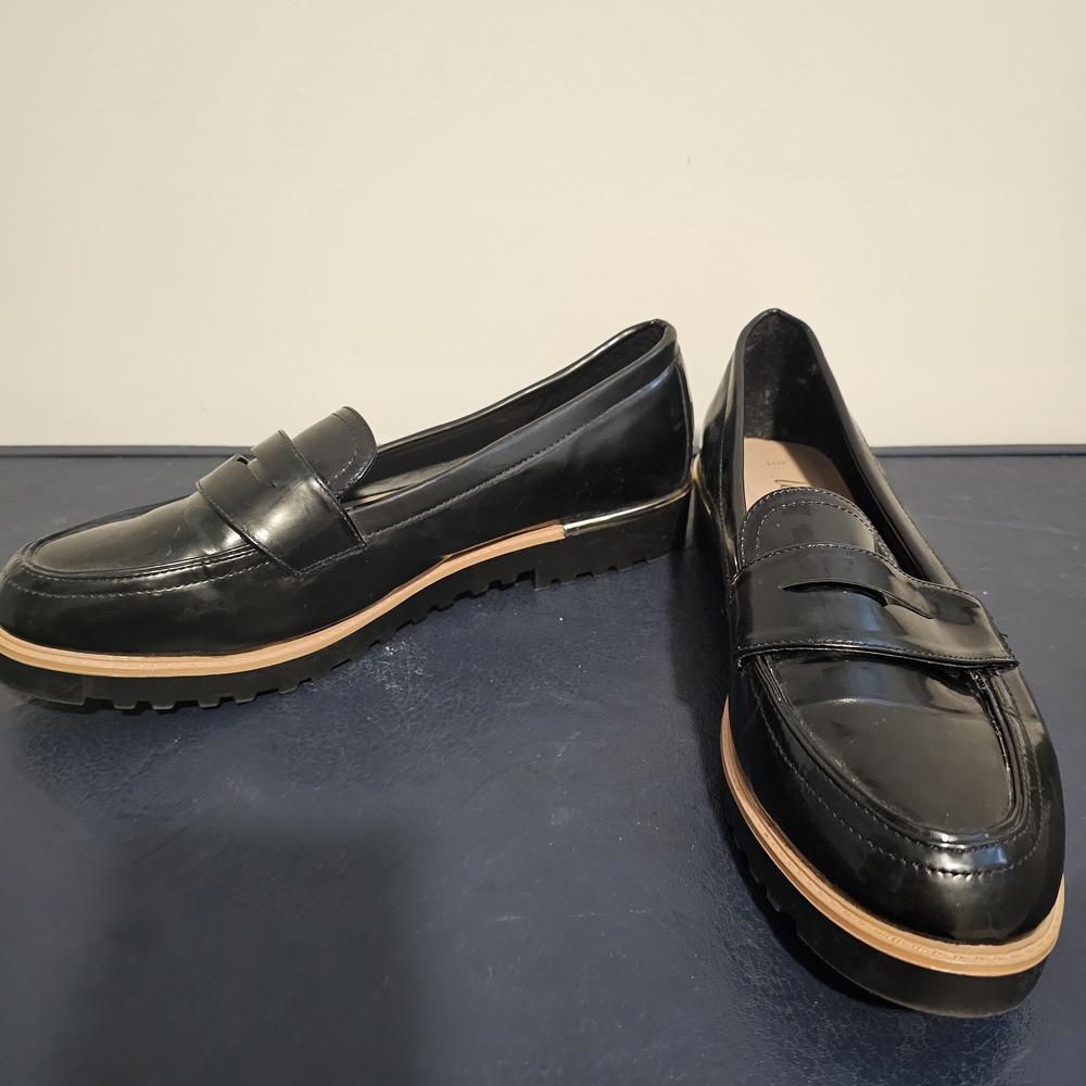 Sleek Black Leather Loafers - Picture 5 of 6